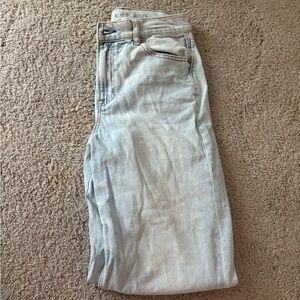 Light Wash American Eagle Denim Jeans
